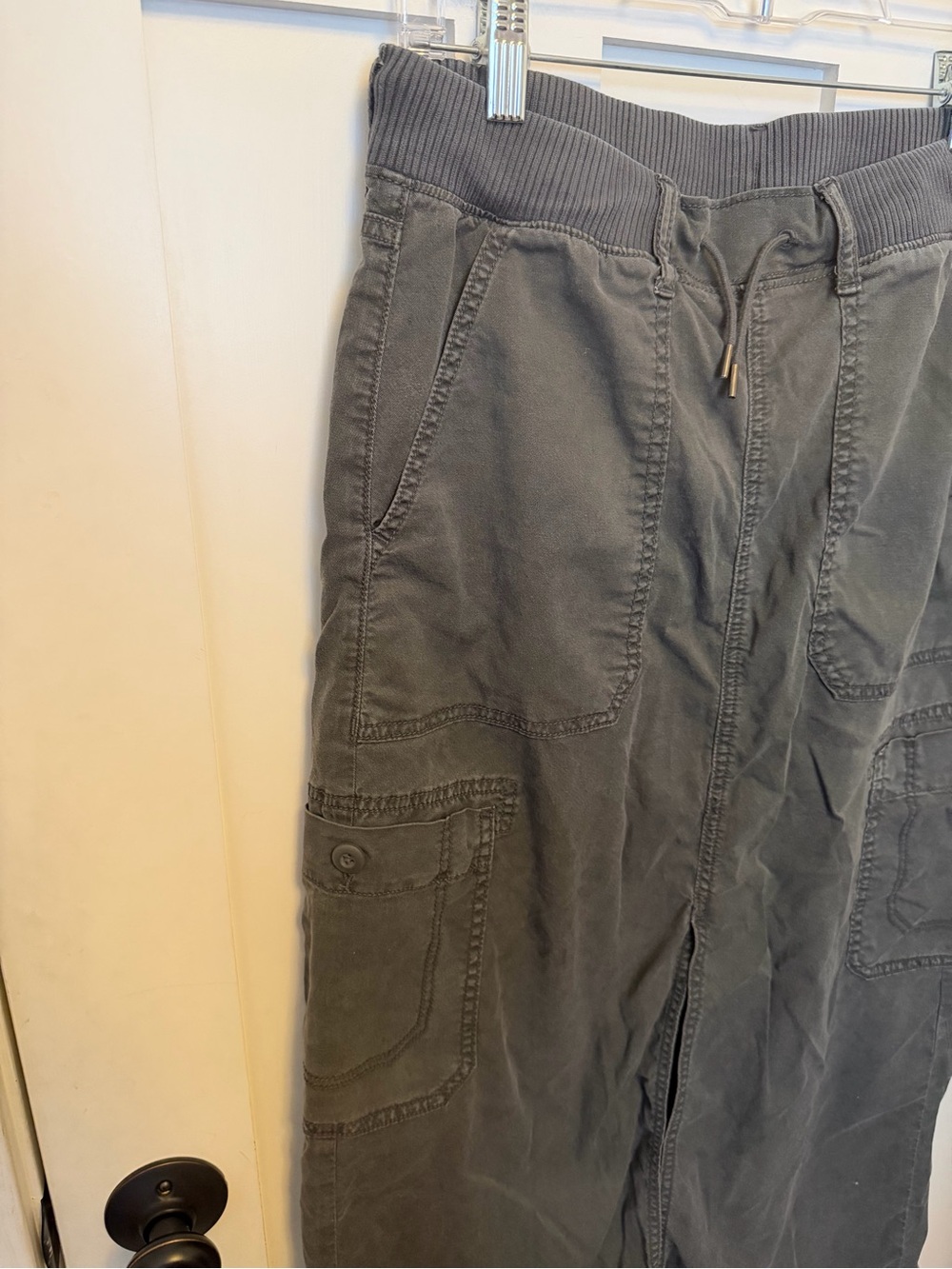American Eagle Outfitters Gray Maxi Cargo Skirt Utility 8 drawstring Front slit - Picture 4 of 7